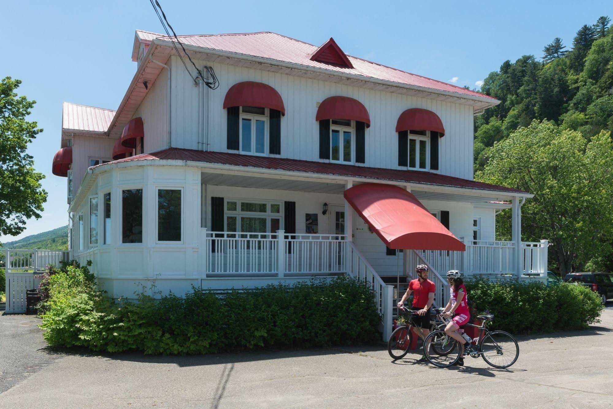 Auberge La Courtepointe Petite-Riviere-Saint-Francois Exterior foto