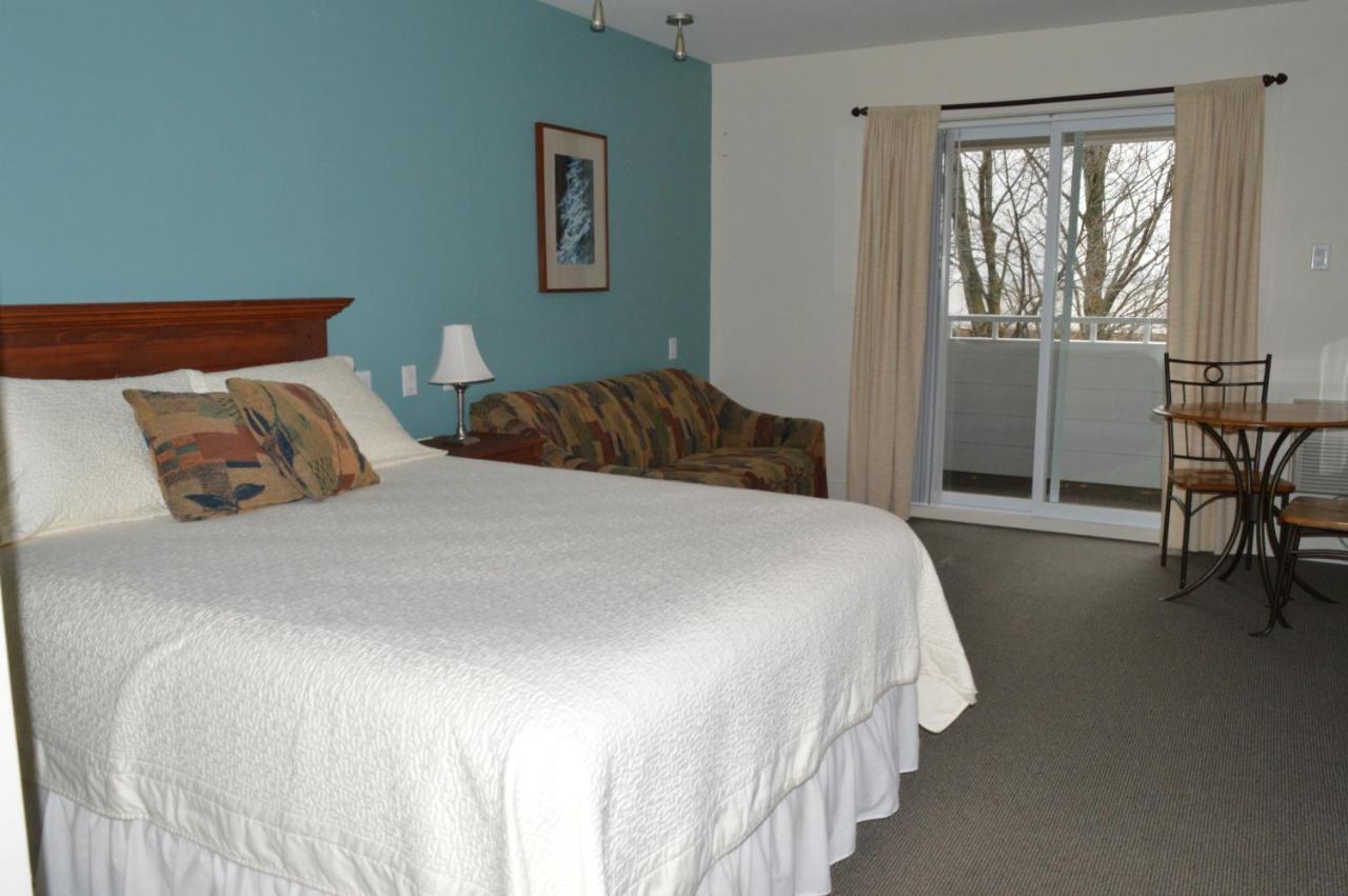 Auberge La Courtepointe Petite-Riviere-Saint-Francois Exterior foto